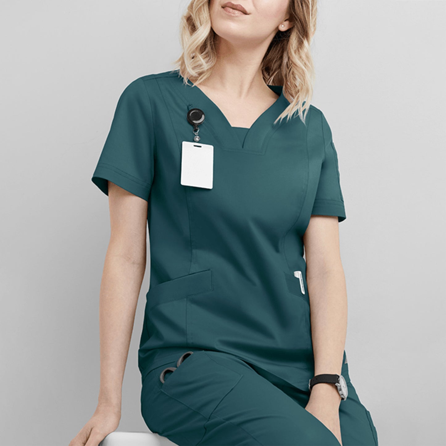 Lightweight Medical Gown – Short Sleeve Uniform for Healthcare Staff