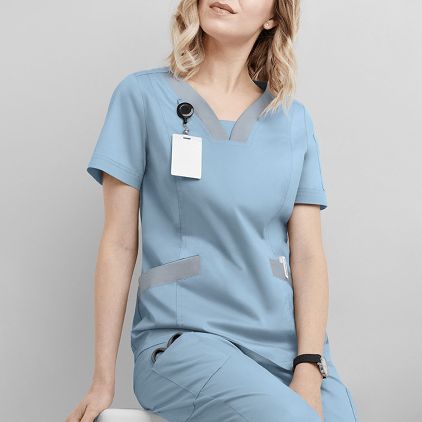 Lightweight Medical Gown – Short Sleeve Uniform for Healthcare Staff