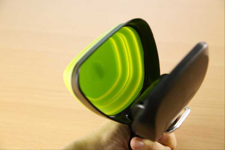 Dog Pooper Scooper with Bags – Foldable Portable Pet Waste Cleaner for Travel